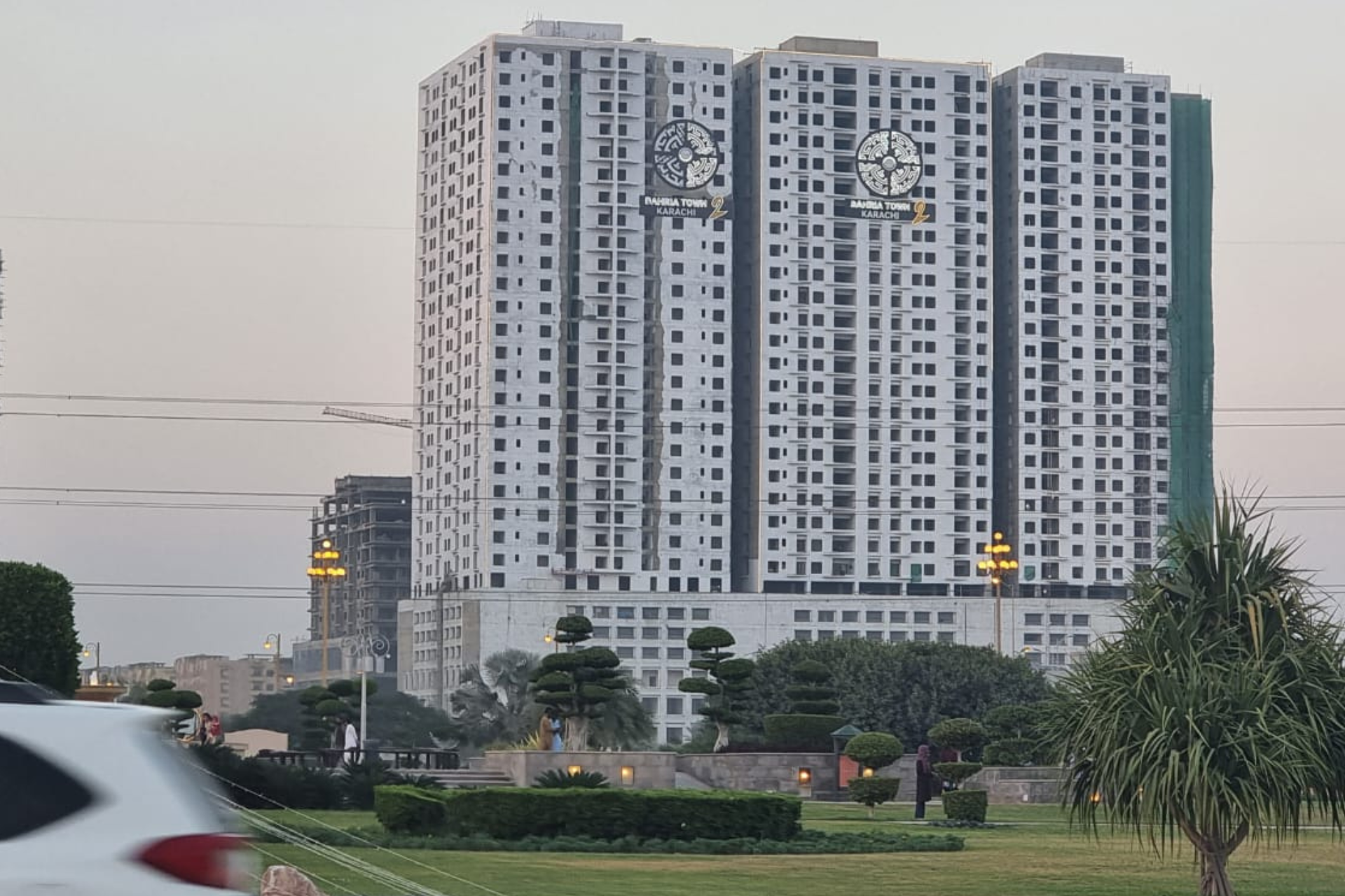 1609 Sqft Apparment in AQ Mall and Residency